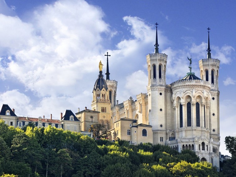 Địa điểm lịch sử Lyon được Tổ chức Giáo dục, Khoa học và Văn hóa của Liên hiệp quốc UNESCO công nhận vào năm bao nhiêu?