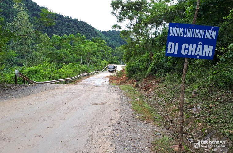 Nguy cơ đứt đường trên Quốc lộ 16 đoạn qua Kỳ Sơn ảnh 6