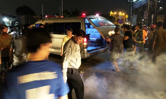 Chưa va chạm, hai tài xế đã mang dao ra ‘đấu’ ảnh 1