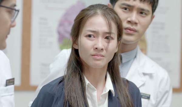 Khả Ngân bị 'mọt phim' nhận xét make-up nhợt nhạt hốc hác trong Hậu Duệ Mặt Trời ảnh 1