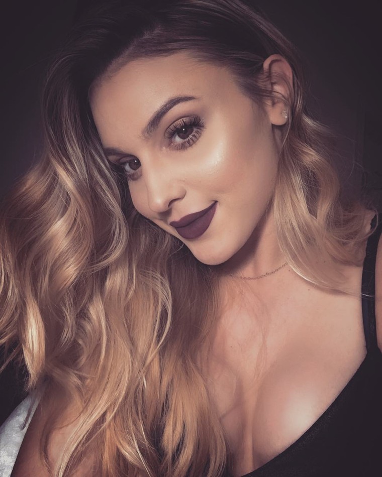 'Hot girl bóng rổ' Mỹ cao 1,8 m, thân hình nóng bỏng như người mẫu ảnh 6