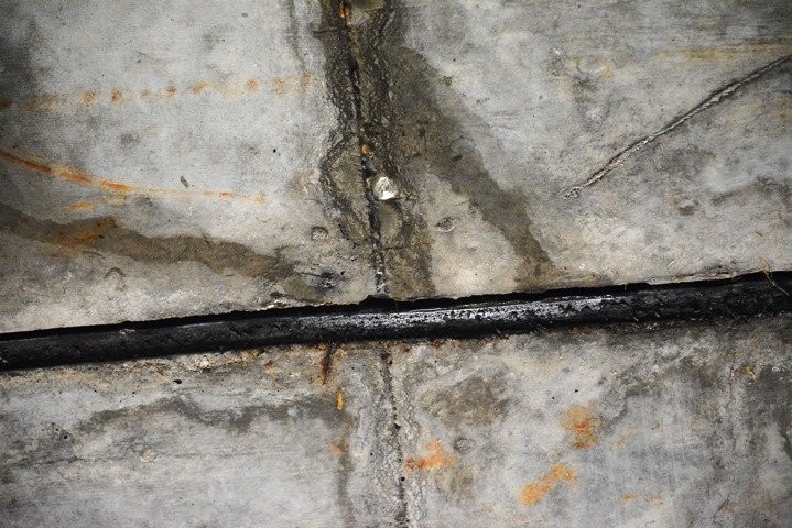 Mưa làm cao tốc 34.000 tỷ dột, lộ cả bẹ chuối dưới gầm cầu ảnh 7