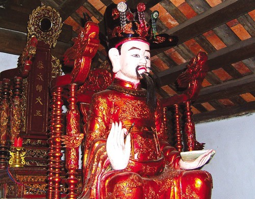 Ai trở thành thầy giáo đầu tiên của một vị vua nước Việt?