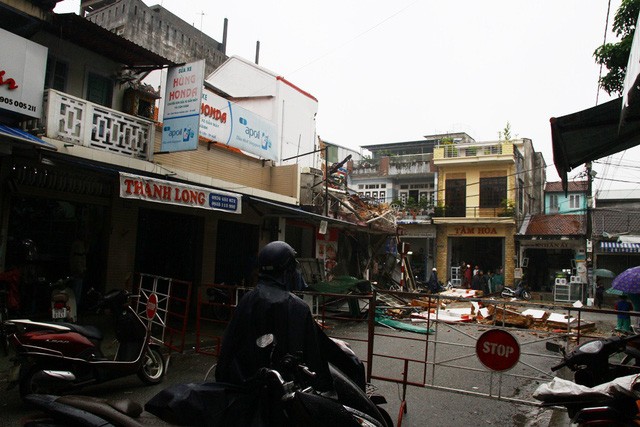 Hiện trường kinh hoàng nơi ngôi nhà cổ đổ sập trong đêm ảnh 10