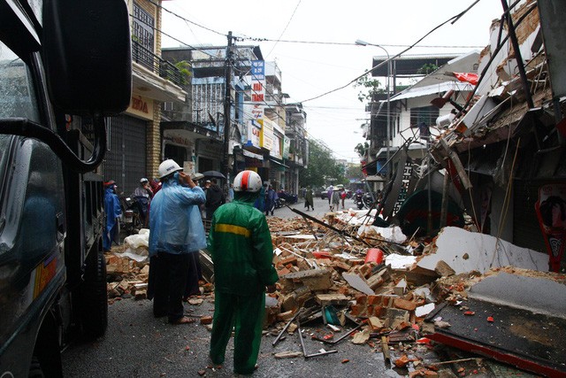 Hiện trường kinh hoàng nơi ngôi nhà cổ đổ sập trong đêm ảnh 12