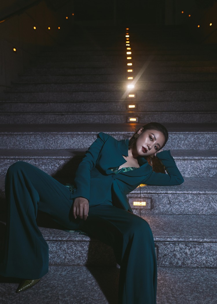 Không thể nhận ra Văn Mai Hương ngày nào với phong cách 'lột xác' như thế này ảnh 9