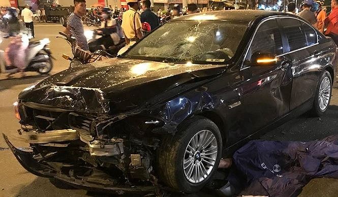 Liên tiếp các vụ nữ tài xế lái xế sang gây tai nạn 'kinh hoàng' ảnh 4