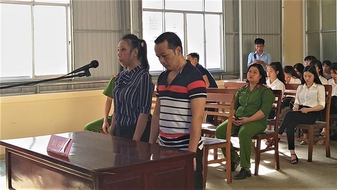 Luật sư vắng, nữ nhà báo 'vòi' tiền doanh nghiệp để gỡ bài xin hoãn xử ảnh 1