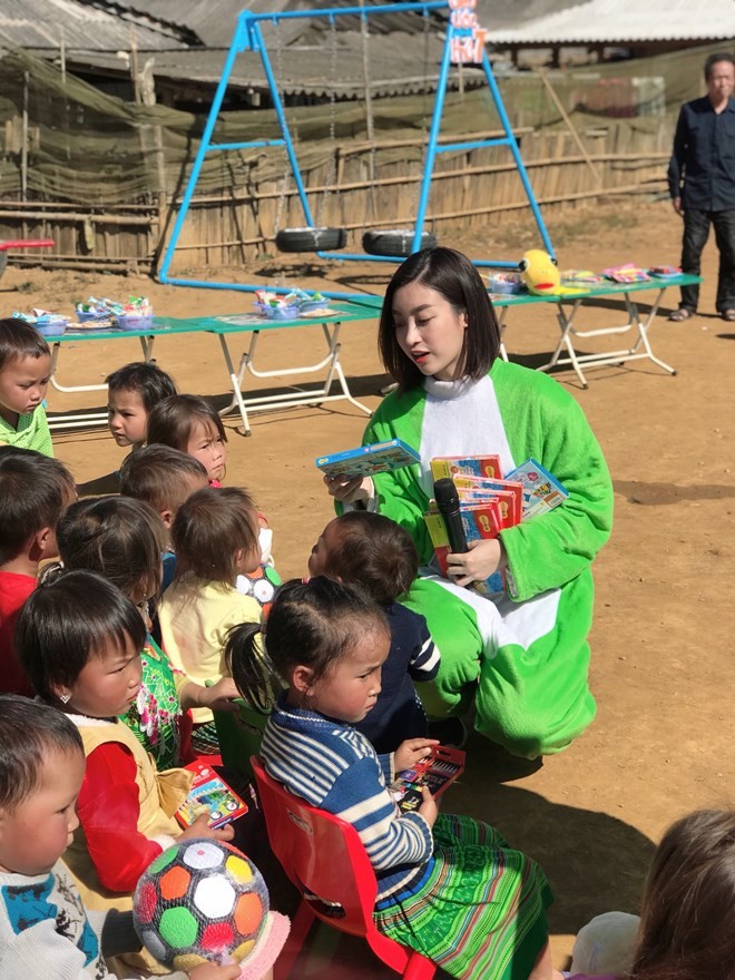 'Bà già Noel' Mỹ Linh đem Giáng sinh đặc biệt đến với người dân Cu Vai ảnh 8