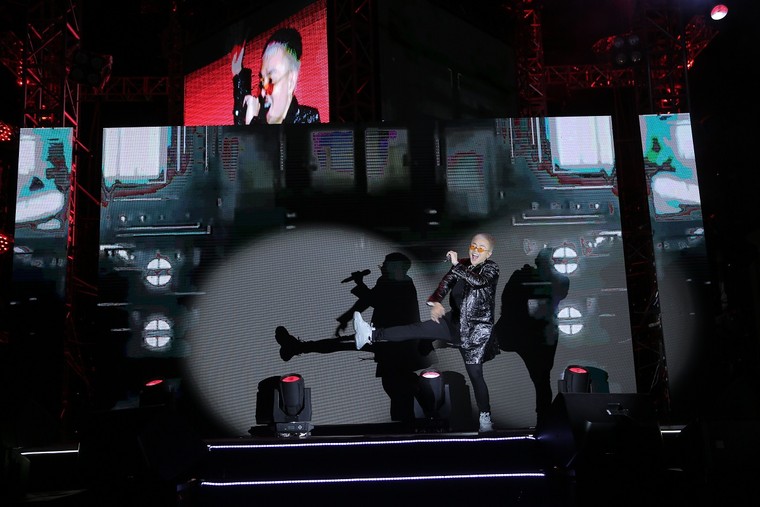 Hàng nghìn khán giả 'quẩy' hết mình trong đại tiệc countdown đầu tiên tại Thanh Hoá ảnh 13