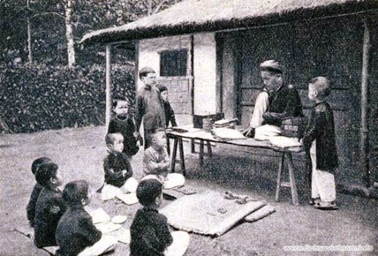 Sau khi hội kiến vua Quang Trung, Nguyễn Thiếp đã dâng lên một bản tấu bàn về vấn đề gì?