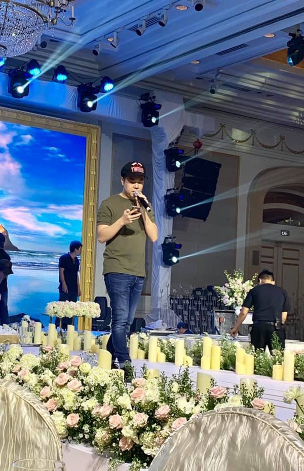 Trước giờ G, Lê Hiếu nghiêm túc 'tổng duyệt' cho đám cưới cùng cô dâu 9x ảnh 1