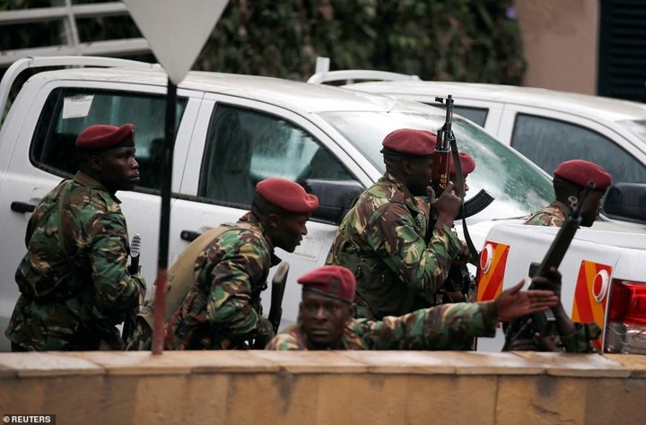 Hiện trường vụ tấn công khủng bố ở Kenya làm 15 người thiệt mạng ảnh 25