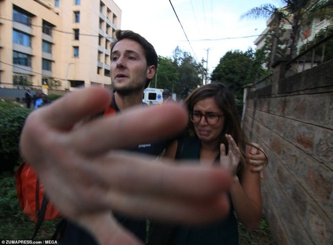 Hiện trường vụ tấn công khủng bố ở Kenya làm 15 người thiệt mạng ảnh 4