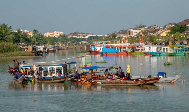 Đã tìm thấy 3 thi thể trong ô tô lao xuống sông ở Hội An ảnh 1