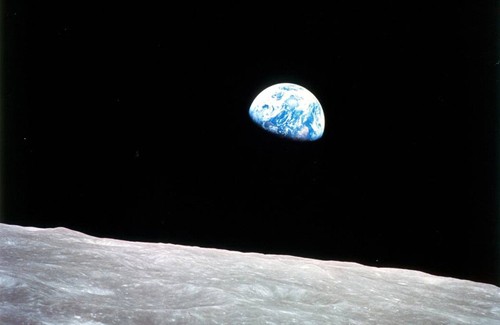 Hòn đá cổ xưa nhất Trái Đất được tìm thấy trên Mặt Trăng ảnh 1