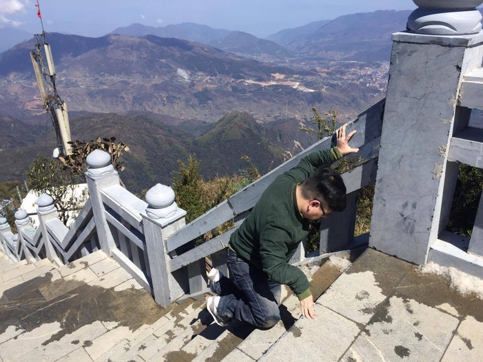 ‘Chàng trai xương thủy tinh’ Vũ Ngọc Anh và hành trình chinh phục Fansipan ảnh 2