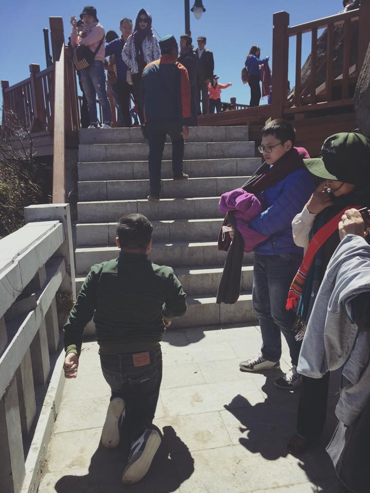 ‘Chàng trai xương thủy tinh’ Vũ Ngọc Anh và hành trình chinh phục Fansipan ảnh 3