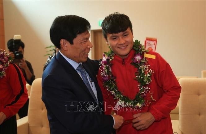 Đội tuyển bóng đá quốc gia trở về trong sự chào đón nồng nhiệt của người hâm mộ ảnh 7