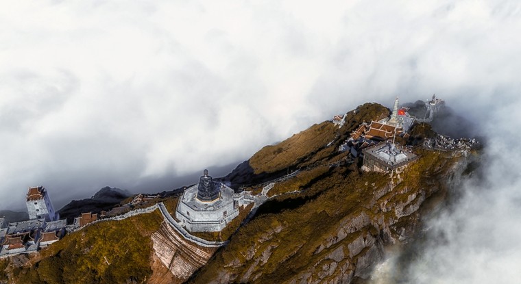 Fansipan – ngọn núi huyền tích, sự ích kỷ và giấc mơ chinh phục đỉnh trời ảnh 3