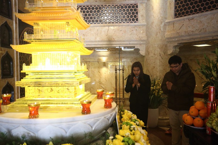 Đầu xuân, hành hương lên đỉnh Fansipan chiêm bái xá lợi Phật ảnh 11