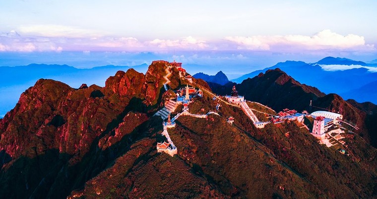 Đầu xuân, hành hương lên đỉnh Fansipan chiêm bái xá lợi Phật ảnh 6