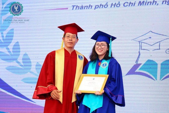 Những 'bóng hồng' thủ khoa đại học xuất sắc năm 2018 ảnh 2