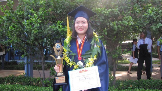 Những 'bóng hồng' thủ khoa đại học xuất sắc năm 2018 ảnh 1