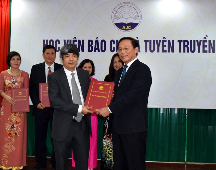 Học viện Báo chí và Tuyên truyền bổ nhiệm lãnh đạo 8 đơn vị ảnh 3