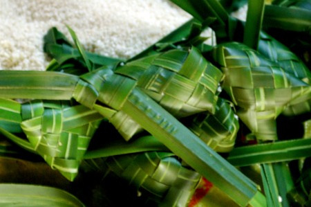 Để làm chín bánh Chim Gâu, người ta thường làm gì?