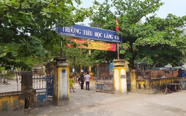 Truy bắt 2 phụ nữ giả phụ huynh vào trường giật dây chuyền của học sinh ảnh 1