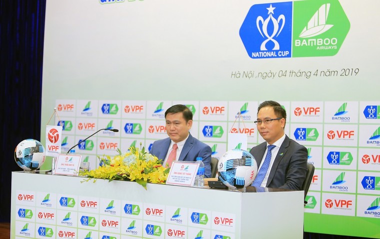 Lễ ký kết nhà tài trợ chính Giải Bóng đá Cúp Quốc Gia Bamboo Airways 2019 ảnh 2