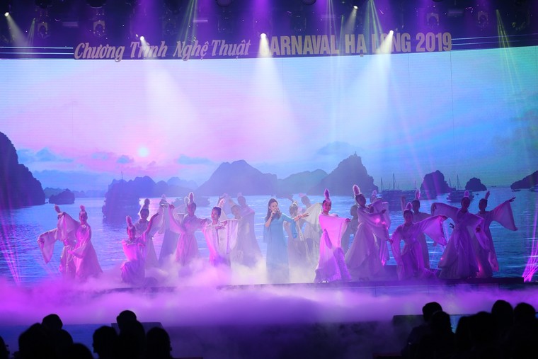 Carnaval Hạ Long 2019: Đêm nghệ thuật rực rỡ sắc màu bên bờ di sản ảnh 4
