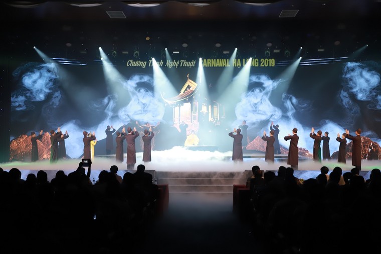 Carnaval Hạ Long 2019: Đêm nghệ thuật rực rỡ sắc màu bên bờ di sản ảnh 7
