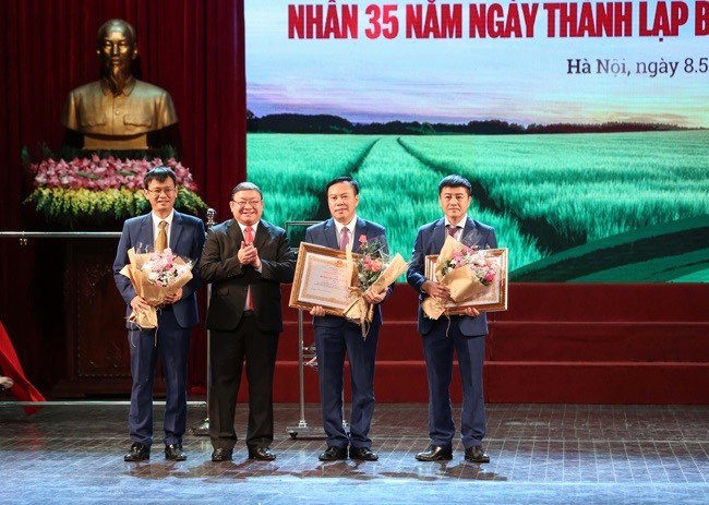Báo Nông thôn Ngày nay kỷ niệm 35 năm ngày ra số báo đầu tiên ảnh 2
