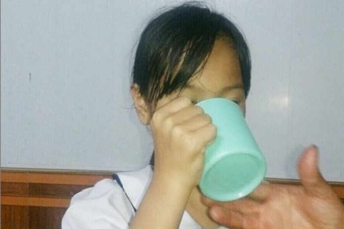 Nhìn lại những hình phạt học trò khiến dư luận bàng hoàng, phẫn nộ ảnh 1