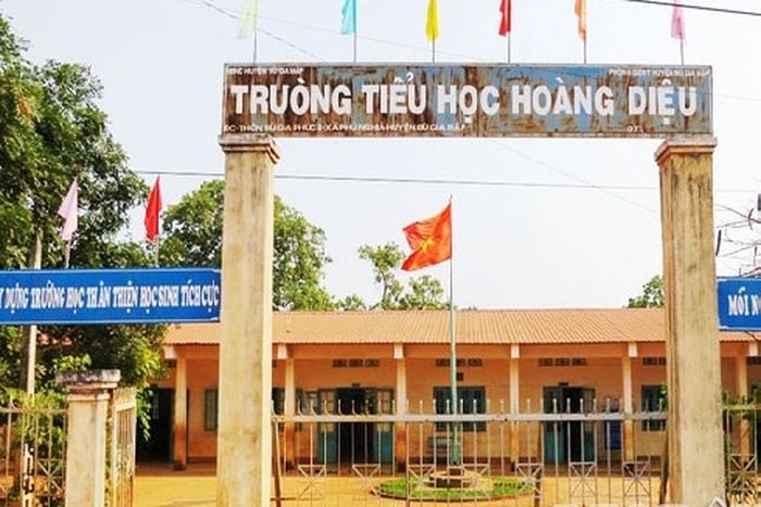 Nhìn lại những hình phạt học trò khiến dư luận bàng hoàng, phẫn nộ ảnh 4