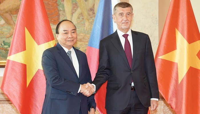 Việt Nam và Cộng hòa Czech thiệt lập quan hệ ngoại giao năm nào?