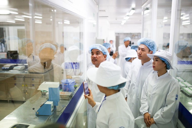 Diễn viên Mạnh Trường: 'Mong nhiều trẻ em được thụ hưởng chương trình sữa học đường hơn nữa' ảnh 2