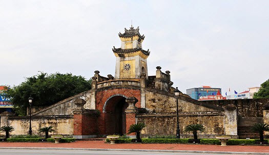 Di tích nào sau đây gắn liền với cuộc chiến tranh Trịnh - Nguyễn?