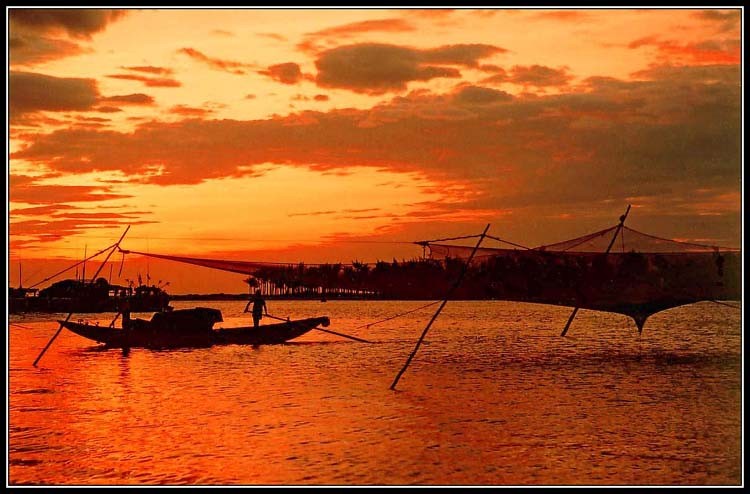 Ngoài sông Gianh, Quảng Bình còn mấy hệ thống sông chính khác?