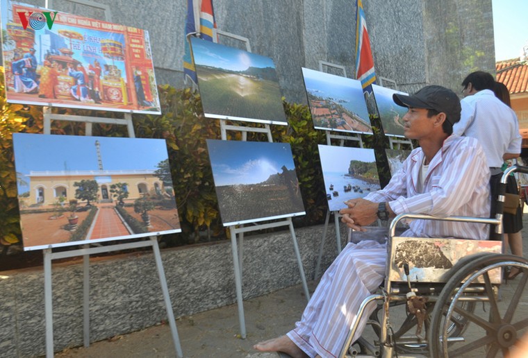 Khai mạc trưng bày chuyên đề 'Lý Sơn-Tinh hoa Di sản lễ hội, địa chất' ảnh 1