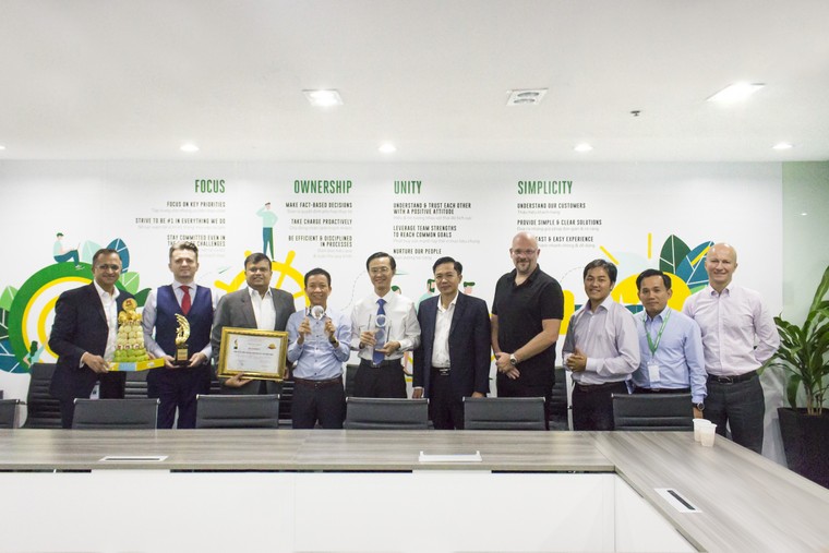 FE CREDIT thắng liên tiếp hai giải thưởng lớn tại Global Banking & Finance ảnh 1