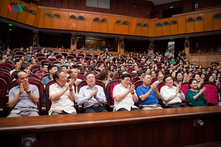Vở kịch 'Huyền thoại gò Rồng ấp' lấp lánh vẻ đẹp nhân văn ảnh 1
