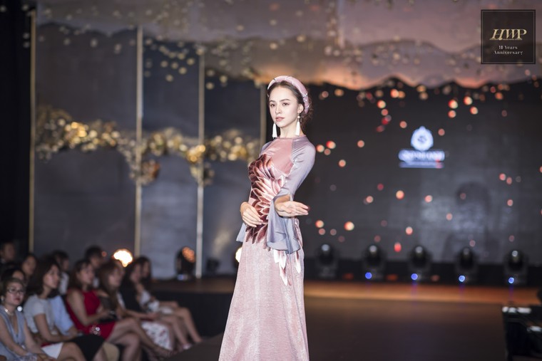 Xu hướng nào sẽ 'lên ngôi' trong mùa cưới năm nay? ảnh 3