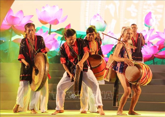 Rực rỡ sắc màu ngày hội văn hoá của đồng bào Chăm ảnh 4