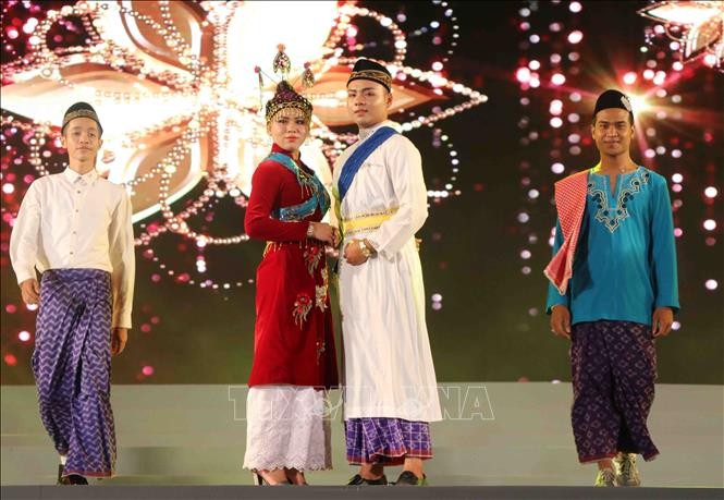 Rực rỡ sắc màu ngày hội văn hoá của đồng bào Chăm ảnh 7