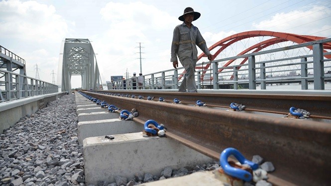 Cầu đường sắt trăm tỷ ở Sài Gòn trước ngày thông xe ảnh 2