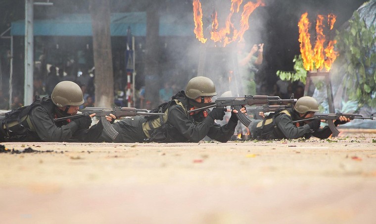 Hà Nội phân luồng giao thông, chuẩn bị diễn tập xử lý khủng bố ảnh 1