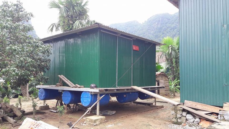 Nhà phao - 'vị thần' cứu cánh cho người dân vùng lũ ảnh 10